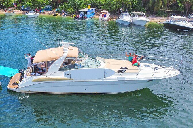 Explore Miami on a beautiful 45' Yacht - The Itinerary in Detail