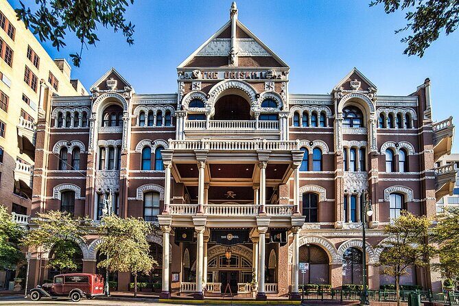 Film Locations & Movie Trivia In Downtown Austin - Stop 1: Texas Capitol (15 minutes)
