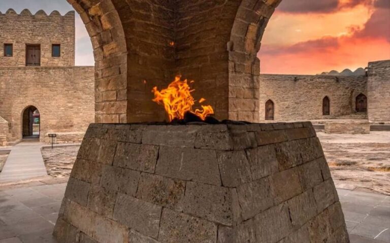 Fire, Mud & Culture: Full-Day Baku Highlights with Picnic - Practical Considerations