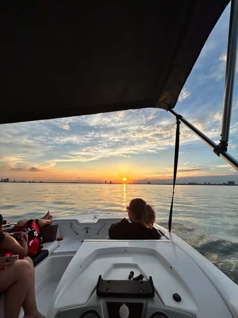 Fort Lauderdale: Sunset Boat Tour with "French Appetizer" - The Value of the Experience