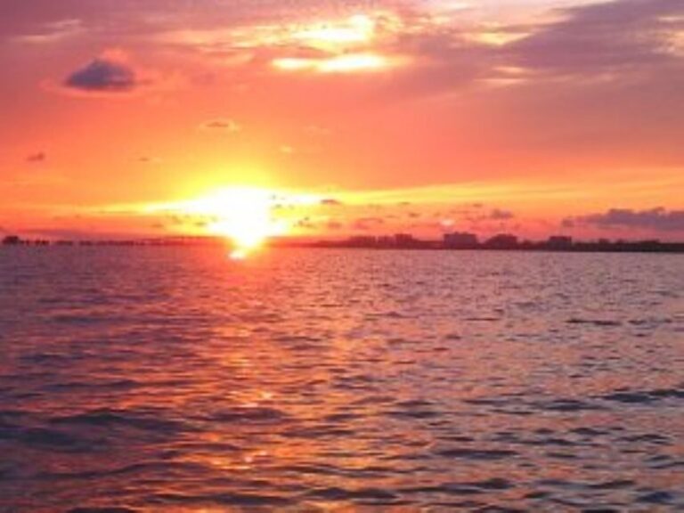Fort Myers: Guided Sunset Kayaking Tour through Pelican Bay - What Makes It Special?