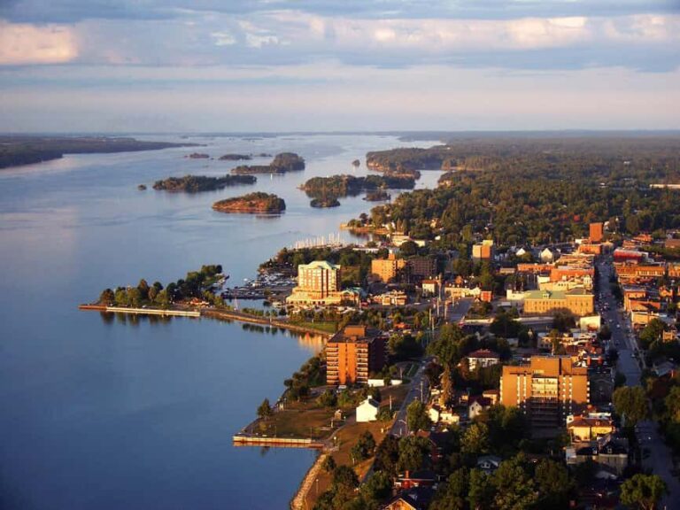 From Brockville: 1000 Islands 2.5-Hour Singer Castle Cruise - What You See and What You Miss