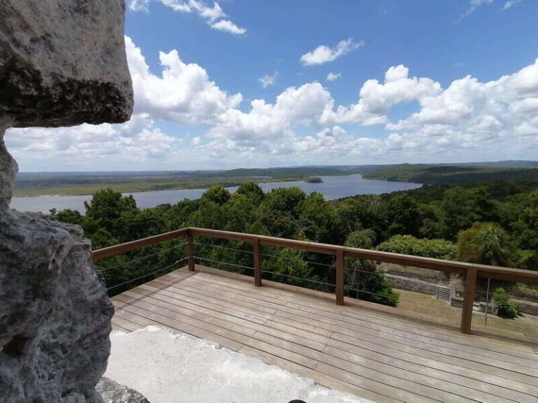 From Flores: Yaxha + Topoxte All-Inclusive Private - Who should consider this tour?