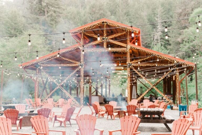 From Fort Bragg: Redwoods Train Ride and Nightclub Ticket - What Happens at the Glen Blair Bar?