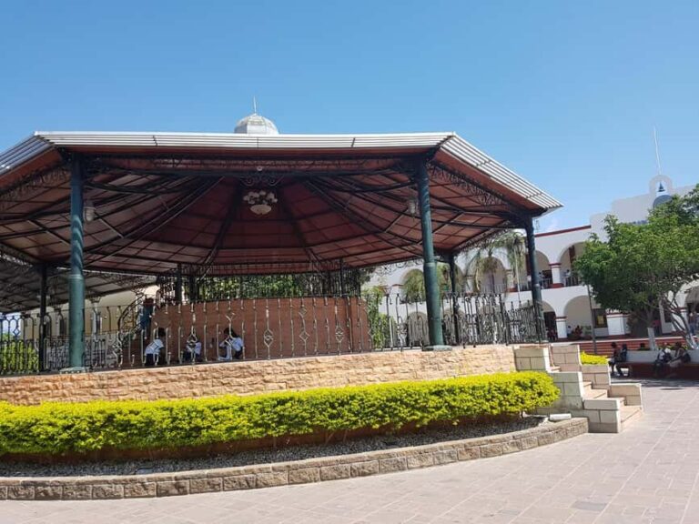 From Huatulco: Pochutla Market Tour with Local Guide - Is This Tour Right for You?