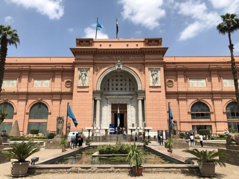 From Hurghada: Cairo Private Day Tour with Flights & Lunch - Analyzing the Value