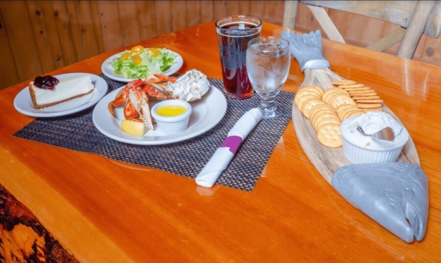 From Ketchikan: Crab Feast Lunch at World Famous Lodge - The Lodge: A Piece of Local History