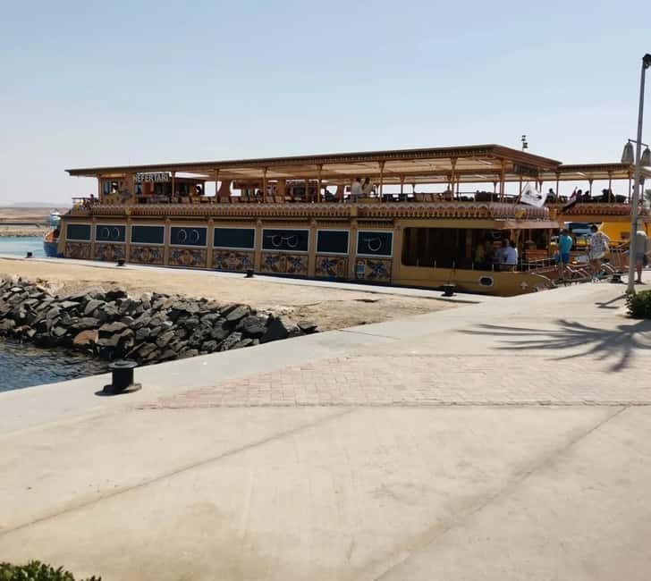 From Makadi: Nefertari Sunset or Morning Cruise With pickup - An Overview of the Experience