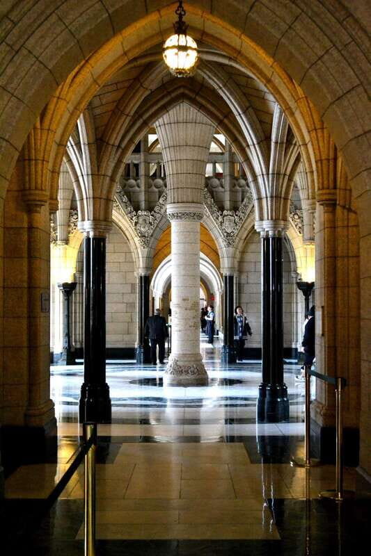 From Montreal: Ottawa with Private Guide and Pickup - Detailed Breakdown of the Itinerary