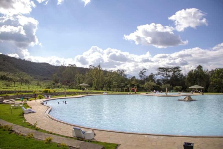 From Nairobi: Day Trip to Lake Naivasha and Hell's Gate - Whats Included and Whats Extra