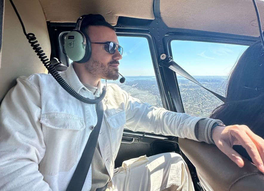 From Westchester: NYC Private Helicopter Tour for Couples