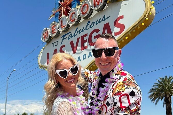 Get Married at the Fabulous Las Vegas Sign + Photos - What Makes the Photos Special?