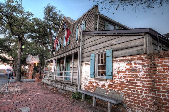 Ghostly Tales of Savannah - What to Expect During the Tour