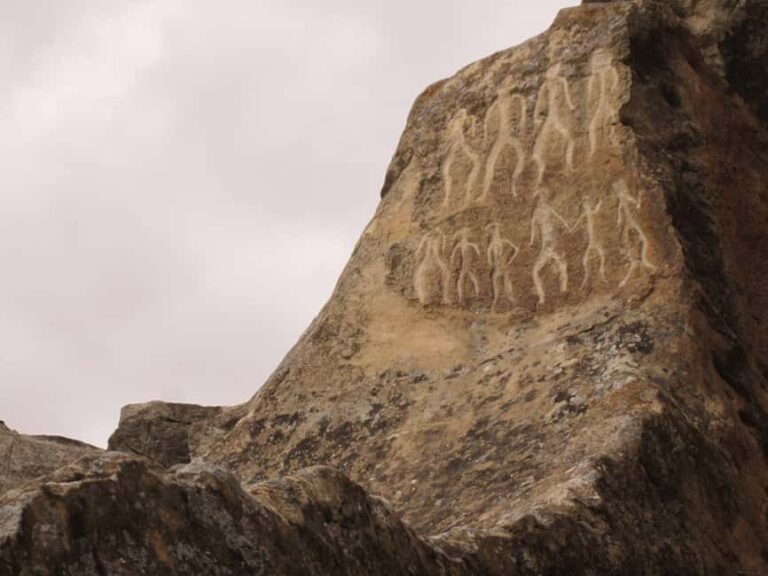 Gobustan and Ateshgah, History and the Magic of Fire - Lunch Options and Scenic Picnics