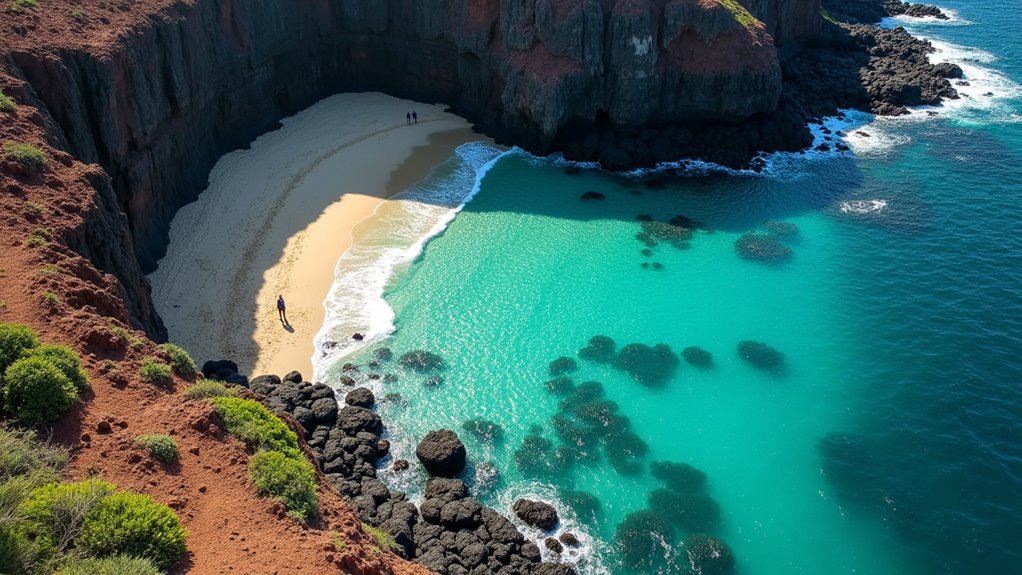green volcanic sand hike