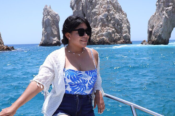 Group tour of the Cabo San Lucas Arch - What Makes This Tour Special?