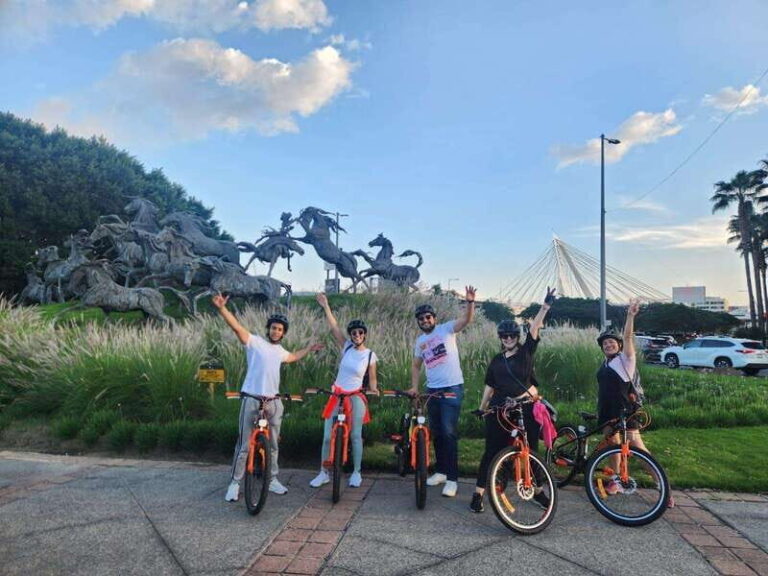 Guadalajara: Bicycle tour of the city visiting places of interest. - Why This Tour Works Well for Travelers