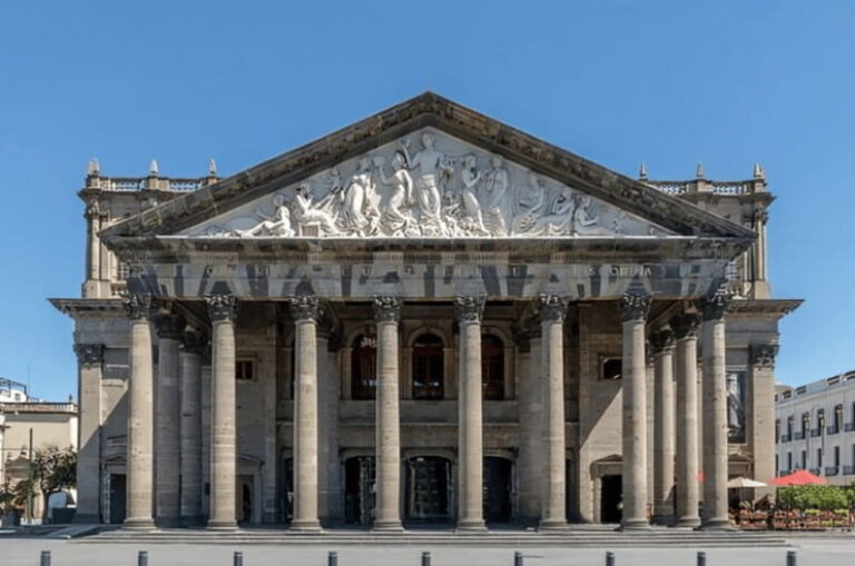 Guadalajara : Must-See Sites Walking Tour With A Guide - The Value of a Private, Custom Tour