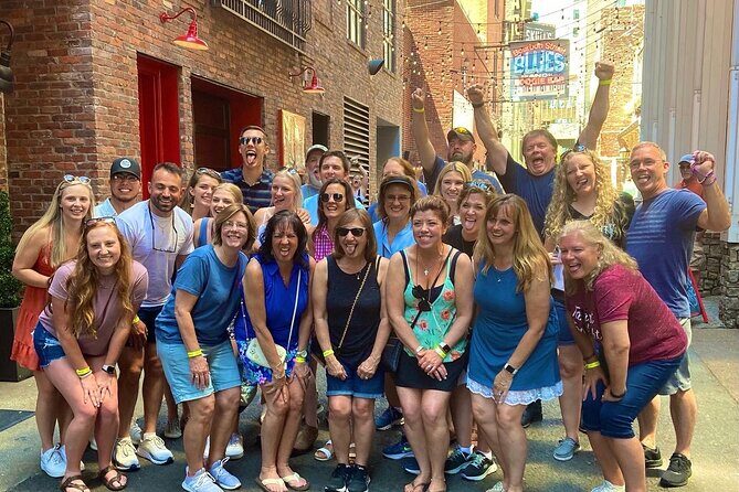 Guided Pub Crawl Walking Tour of Downtown Nashville - The Guide and Group Dynamics