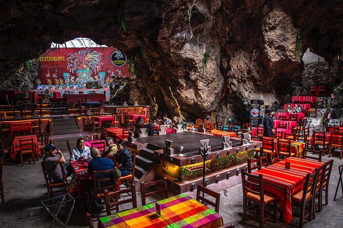 Guided tour in Teotihuacan + breakfast in Cueva + Transportation CDMX - The Experience in Detail