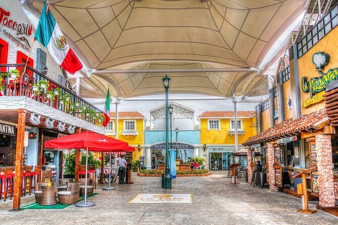 Guided Walking Tour in Cancun - Key Points
