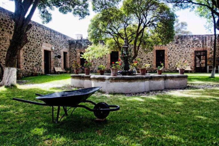 Hacienda Tochatlaco: historical visit, inside the main house - Value and Pricing: Does It Fit the Bill?