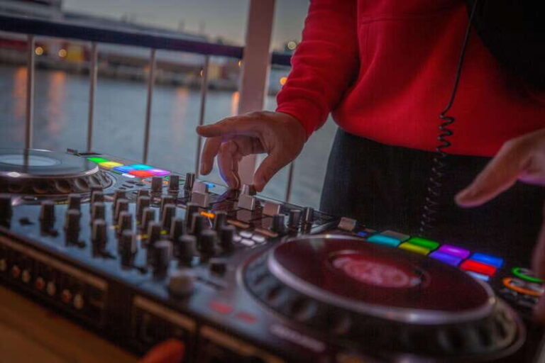 Halifax: Party Cruise on the Harbour Queen - The Value of the Experience