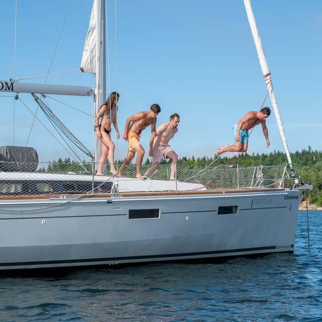 Halifax: Summer Breeze Sailing Tour with Cocktail - A Relaxing Coastal Cruise with a Touch of Local Flavor