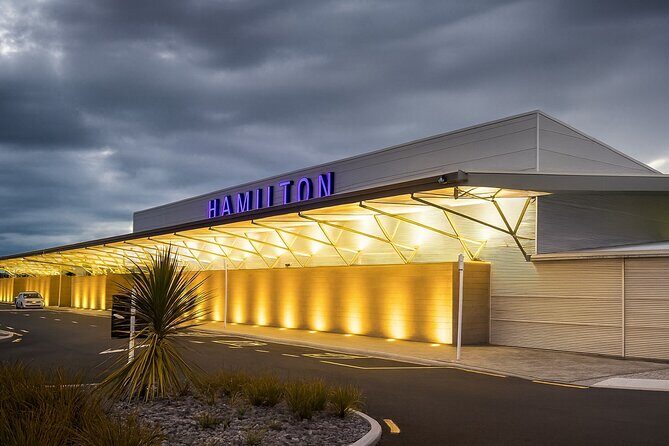 Hamilton Airport to Niagara Region Airport Service - Meeting Points and Logistics