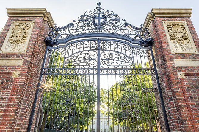 Harvard Square and University Smartphone Guided Audio Walking - Introduction: Exploring Harvard on Your Own Terms