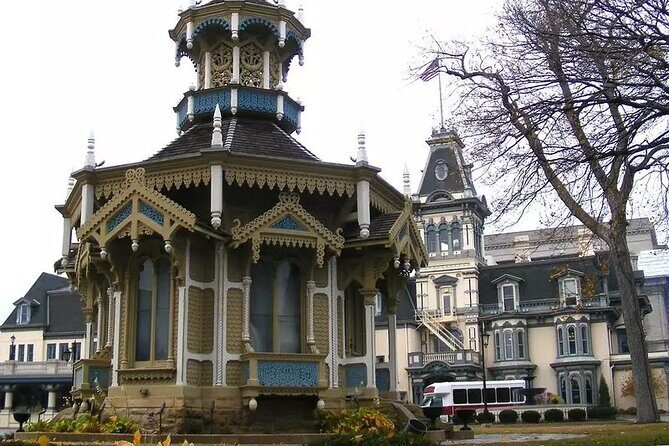 Haunting Histories: An Audio Tour of Milwaukees Wicked Westown - Practical Tips for the Best Experience