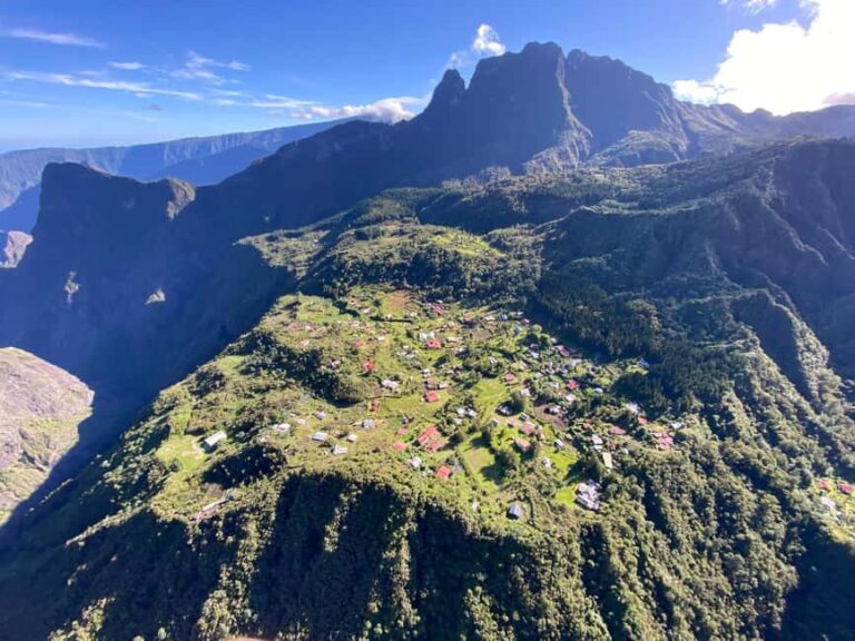 Helicopter flight from St Pierre over Réunion's 3 cirques - Salazie and Trou de Fer: Waterfalls and Forests