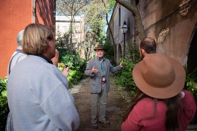 Hidden Alleyways and Historic Sites Small-Group Walking Tour - The Itinerary in Detail: Why Each Stop Matters