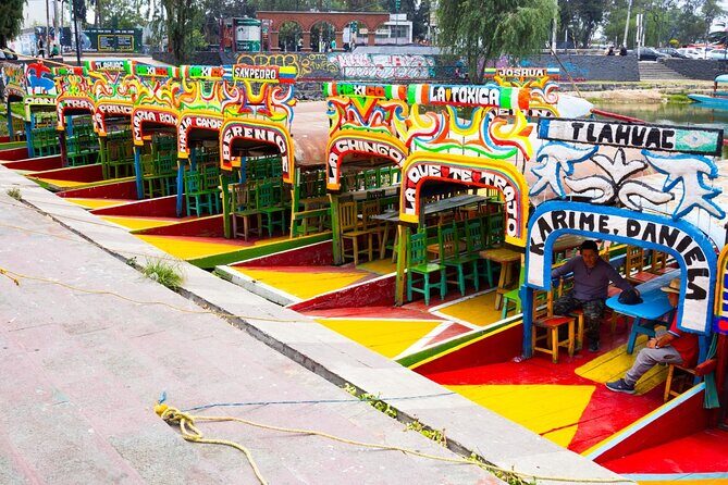 Hidden Canals of Tláhuac: A Peaceful Alternative to Xochimilco - What to Expect in Terms of Transport and Group Size