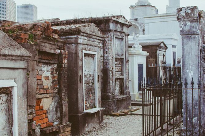 Highights Of New Orleans: Voodoo & Cemetery Tour - The Voodoo Connection: Voodoo Authentica and Marie Laveau’s Voodoo Shop