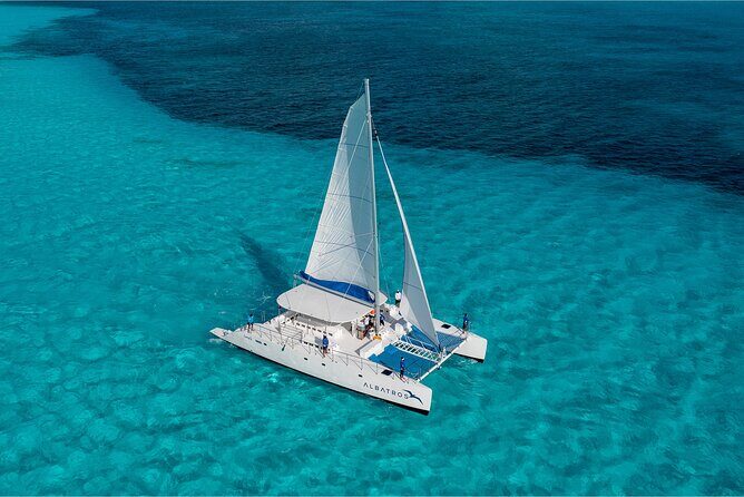 HipHop Catamaran Party from Cancun to Isla Mujeres - The Authenticity and Value