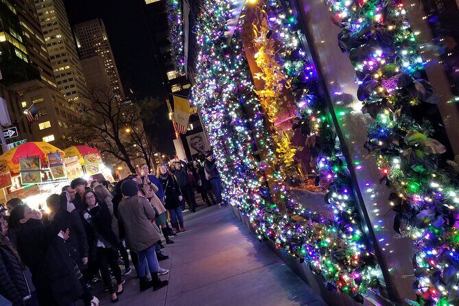 Holiday Lights Extravaganza Walking Tour - Who Should Consider This Tour