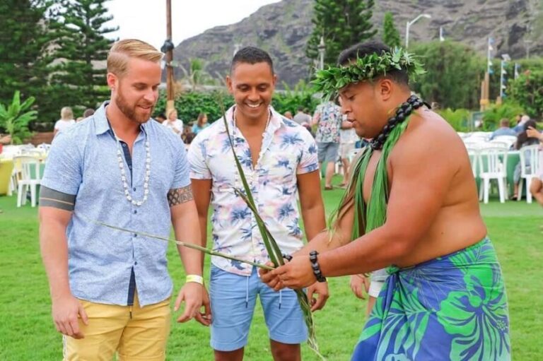 Honolulu: Ka Moana Luau Dinner and Show with Transportation - FAQs