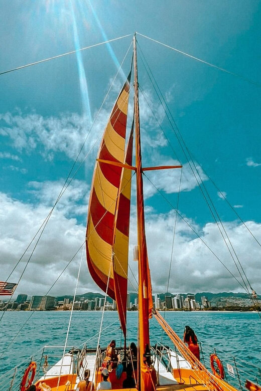 Honolulu: Sunset Catamaran Sailing Experience - Authentic insights from reviews