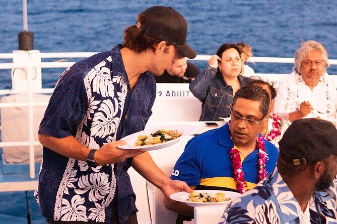Honolulu Sunset & Friday Fireworks Dinner Cruise - What the Reviews Say