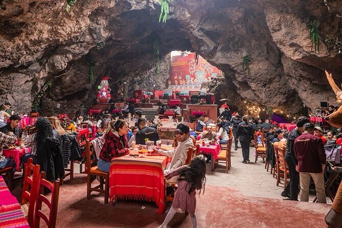 Hot air balloon flight in Teotihuacán + Breakfast in a Cave - Analyzing the Value