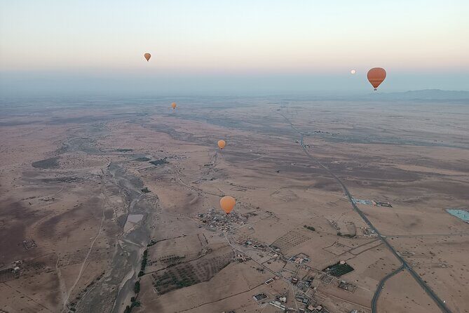 Hot air balloon flight to Marrakech in a small group. Breakfast - What You’ll See and Feel During the Flight
