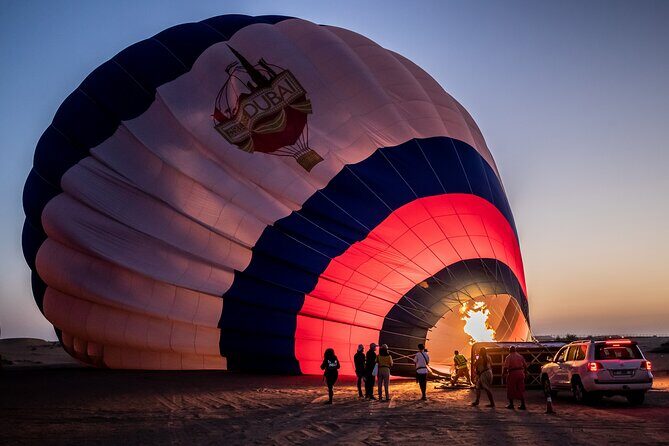 Hot Air Balloon Ride & In-flight Falcon Show including Transfers - Experiencing the Dubai Desert from the Sky