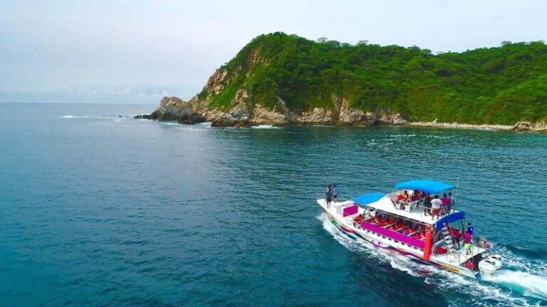 Huatulco: Premium Boat Tour with snorkel experience. - Maguey Beach and Cacaluta Bay