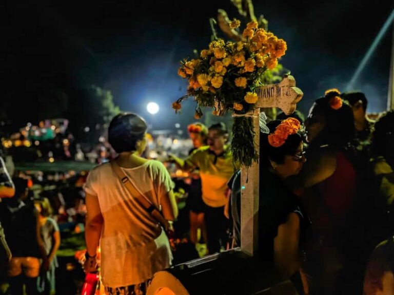 Huatulco: Zapotec Animas Nighttime Experience of the Day of the Dead. - A Detailed Look at the Experience