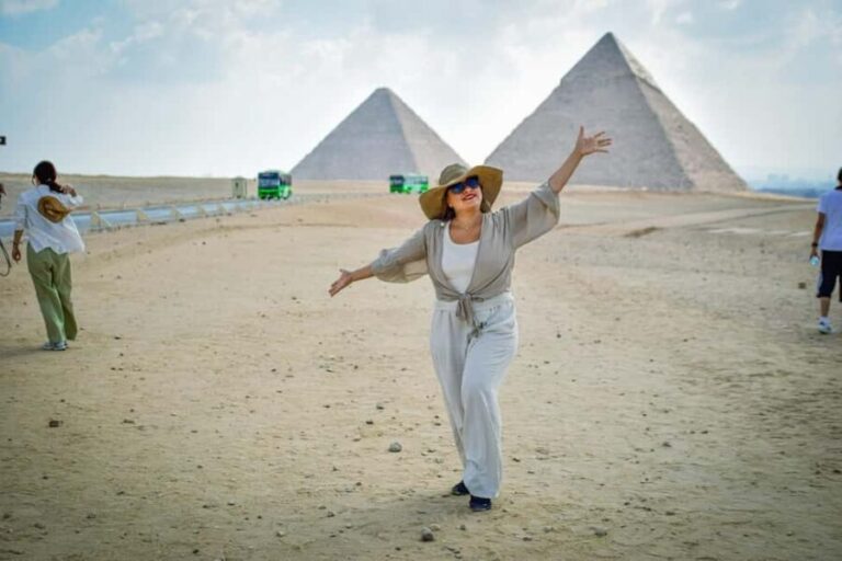 Hurghada: Cairo Pyramids, Sphinx & Egyptian Museum Day Trip - Visiting the Pyramids of Giza: Instant Awe
