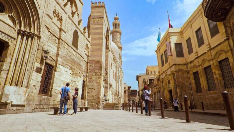 Hurghada: Cairo Pyramids, Sphinx, Museum & Bazaar Day Tour - Practical Details: Transportation, Timing, and Tips