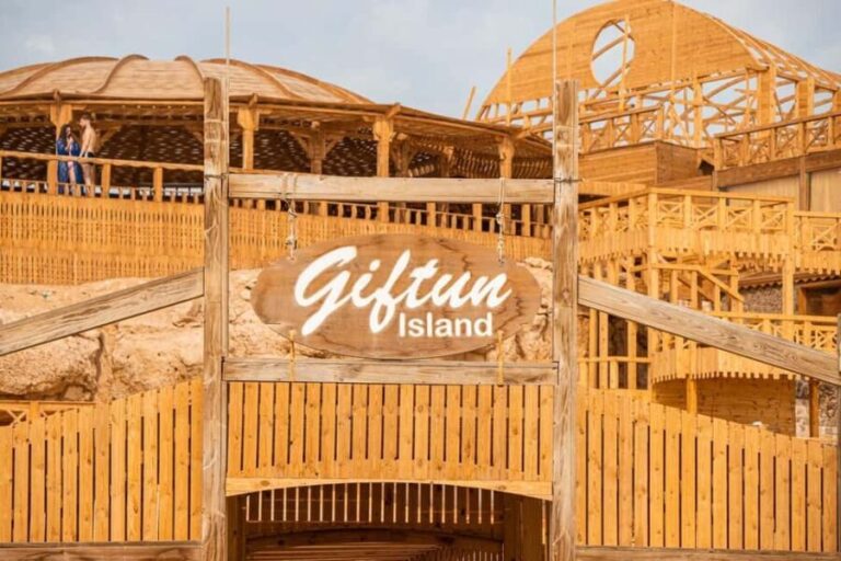 Hurghada: Giftun Island with breakfast, lunch & Water Sports - Lunch, Drinks, and Leisure Time