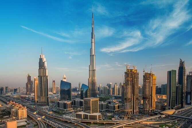 Iconic Burj Khalifa Views Experience Dubai's Skyline - The Itinerary Breakdown