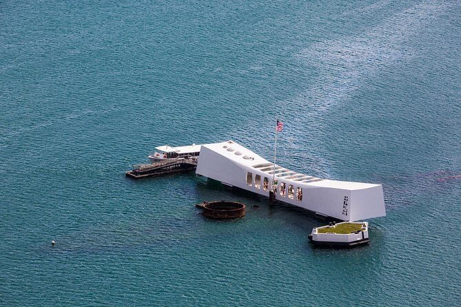 Intimate WWII: Honor our Heroes and Historic Honolulu Tour With Lunch - What Makes This Tour Stand Out?